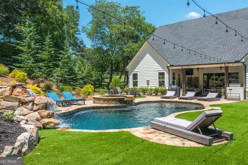 201 Edwards Brook CT