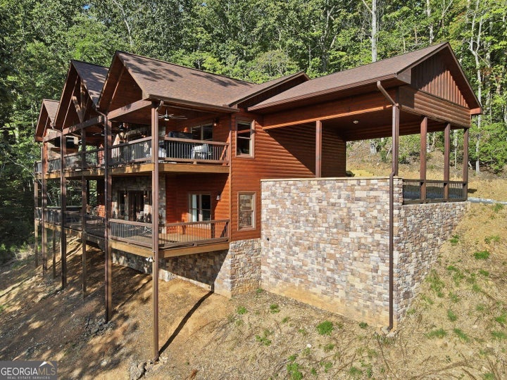 Photo 1 of 98 — 175 Stuart DR, Mineral Bluff, GA 30559