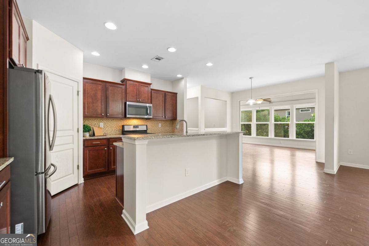 522 Spring View DR
