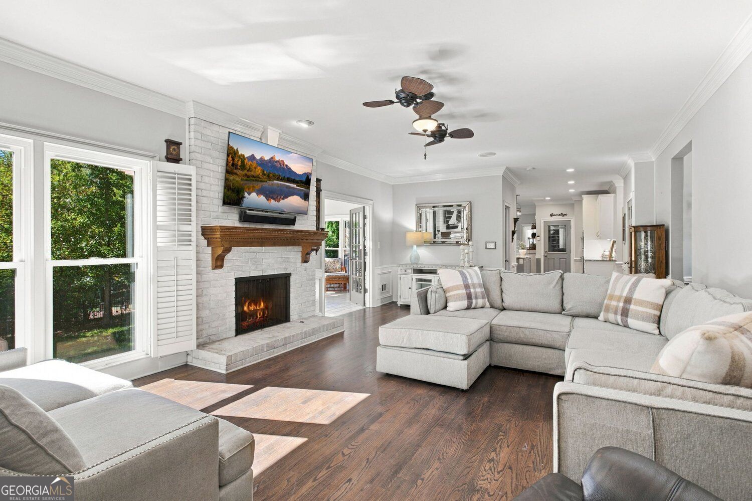 1000 Brooksglen DR