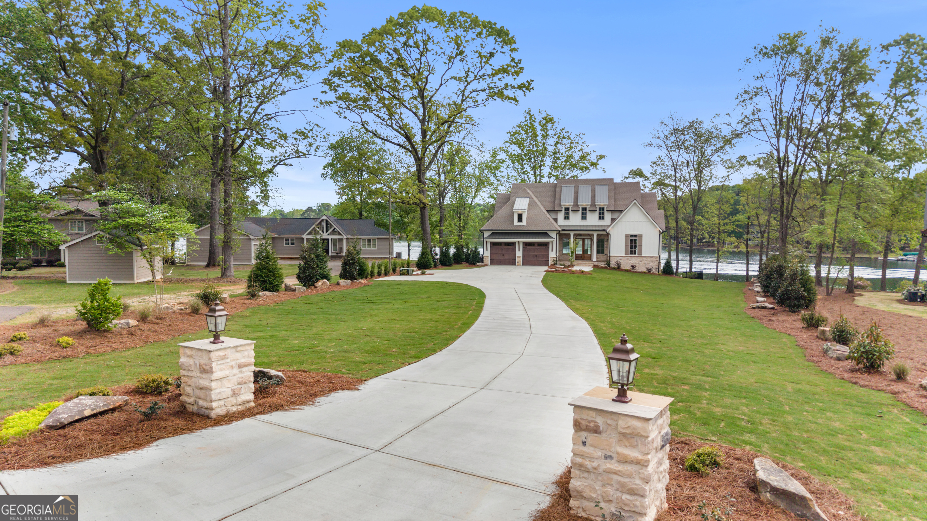 144 Collis CIR