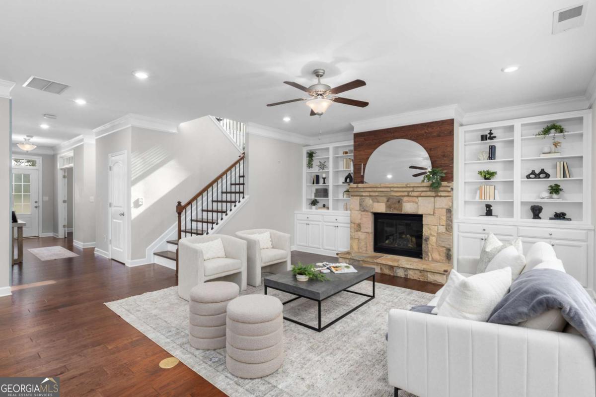 333 Gardens Of Harmony DR