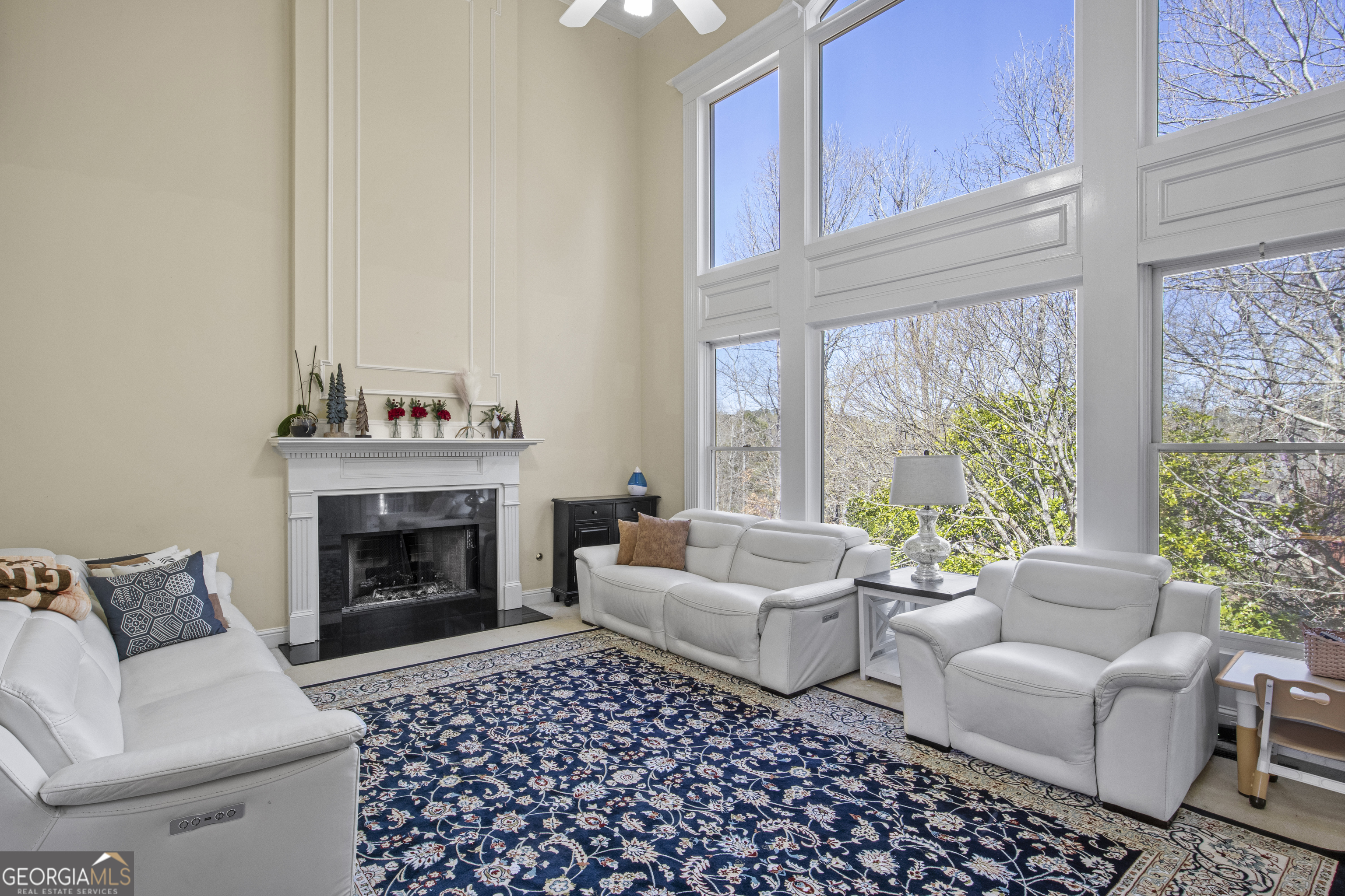 5685 Lake Manor