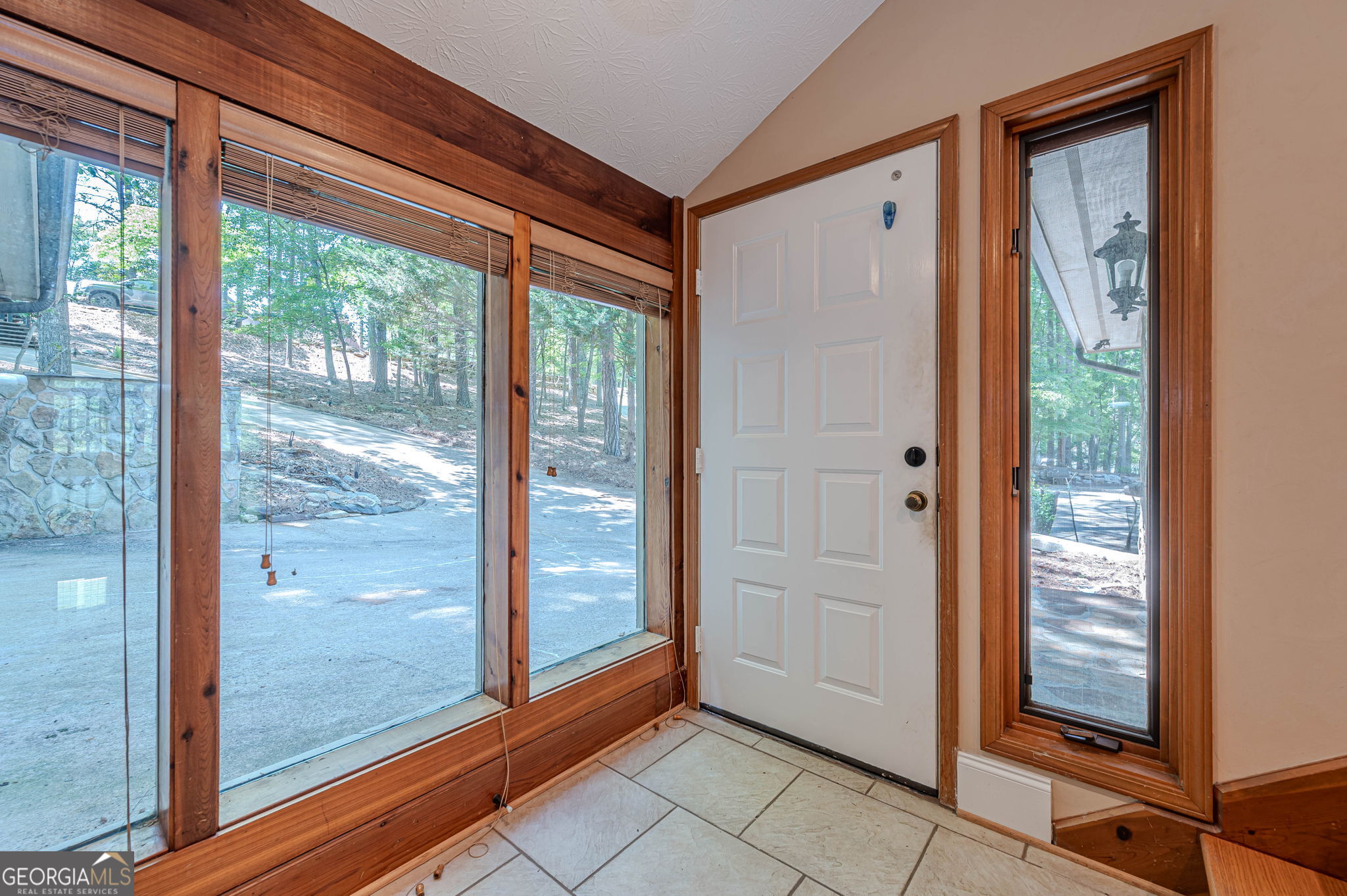 137 Broadwater CT