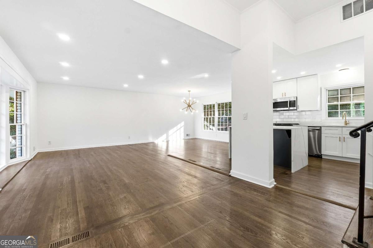2437 Flair Knoll DR