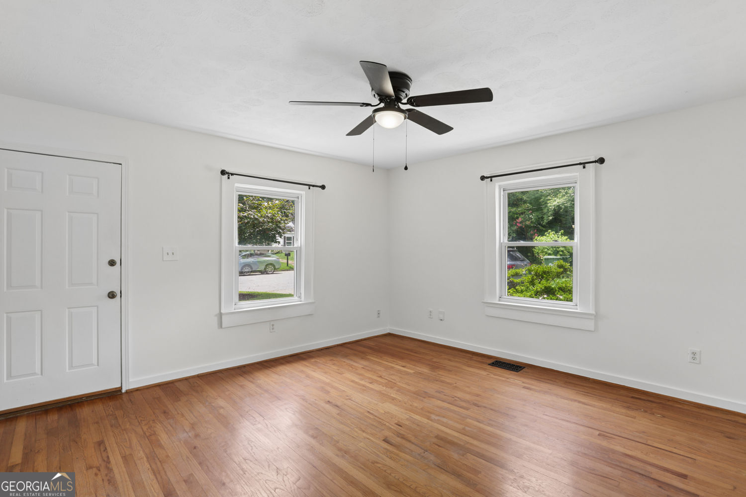 1666 May AVE SE