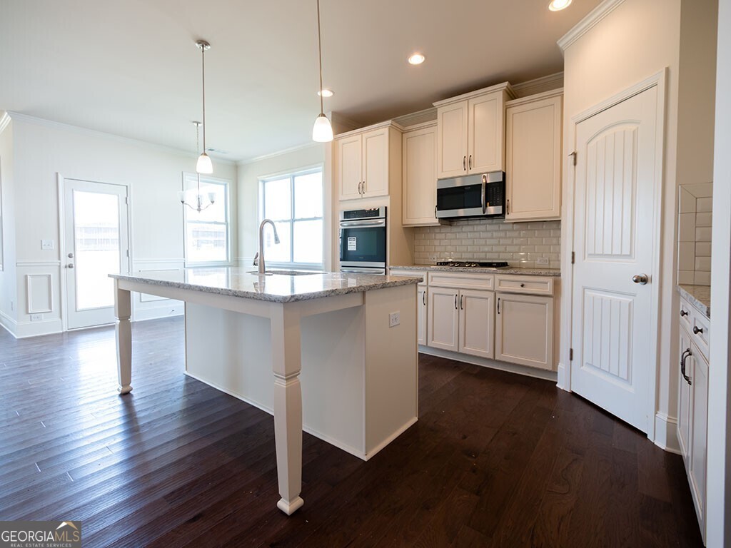 3864 Kastler DR