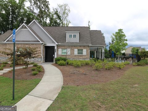 A home in Dacula