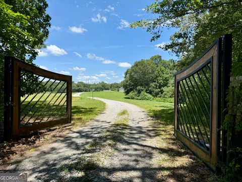 274 Red Barn RD Bowdon GA 30108