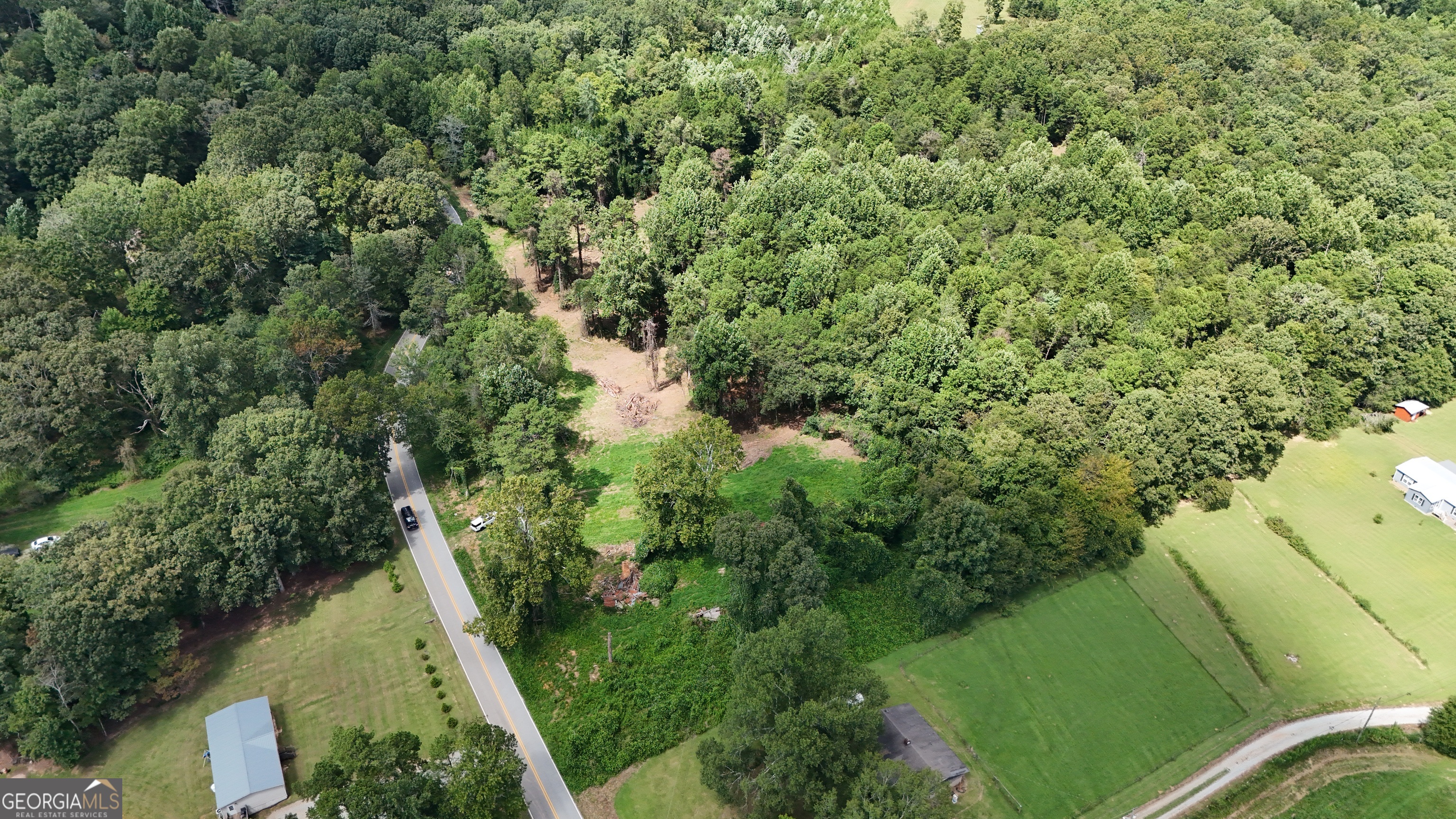 Unrestricted land in Habersham-ready for your vision! Bring your plans, plant your roots, and make it yours. Mobile homes are welcome!