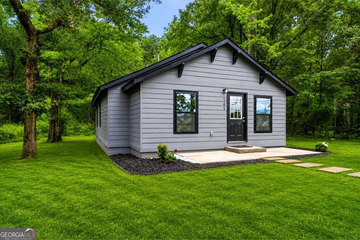 745 Burnett Ferry RD SW