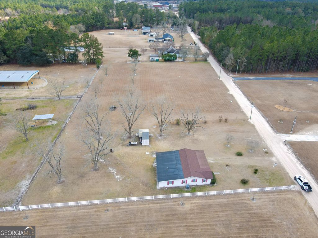 Photo of 428 Driggers Ln, Waycross, GA 31503 (MLS # 10691414)