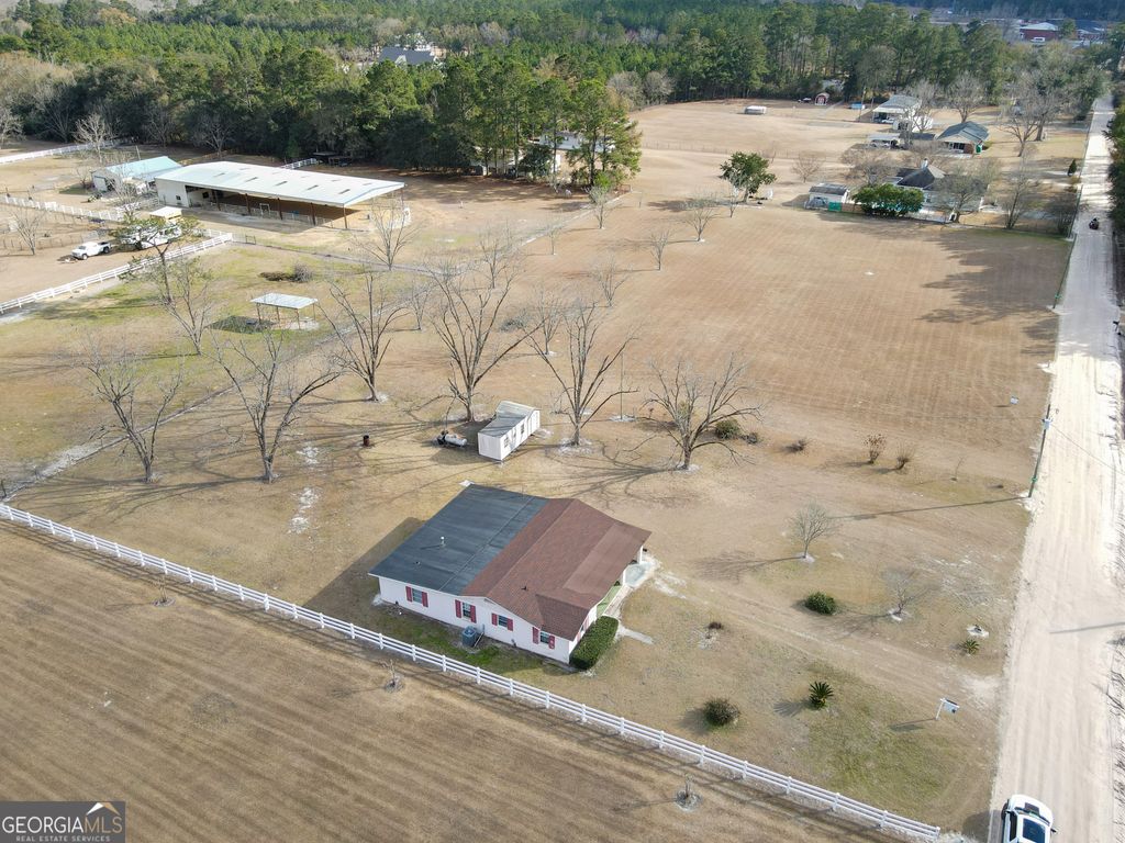 Photo of 428 Driggers Ln, Waycross, GA 31503 (MLS # 10691414)