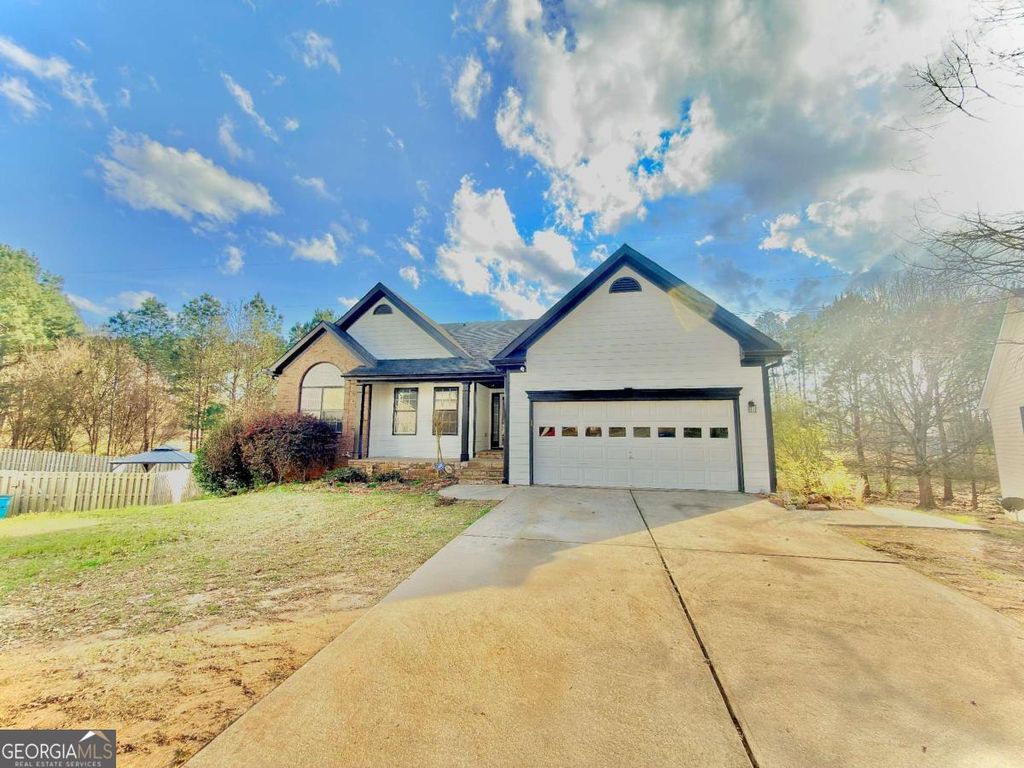 Photo of 557 Vickers Lane, Locust Grove, GA 30248 (MLS # 10722603)
