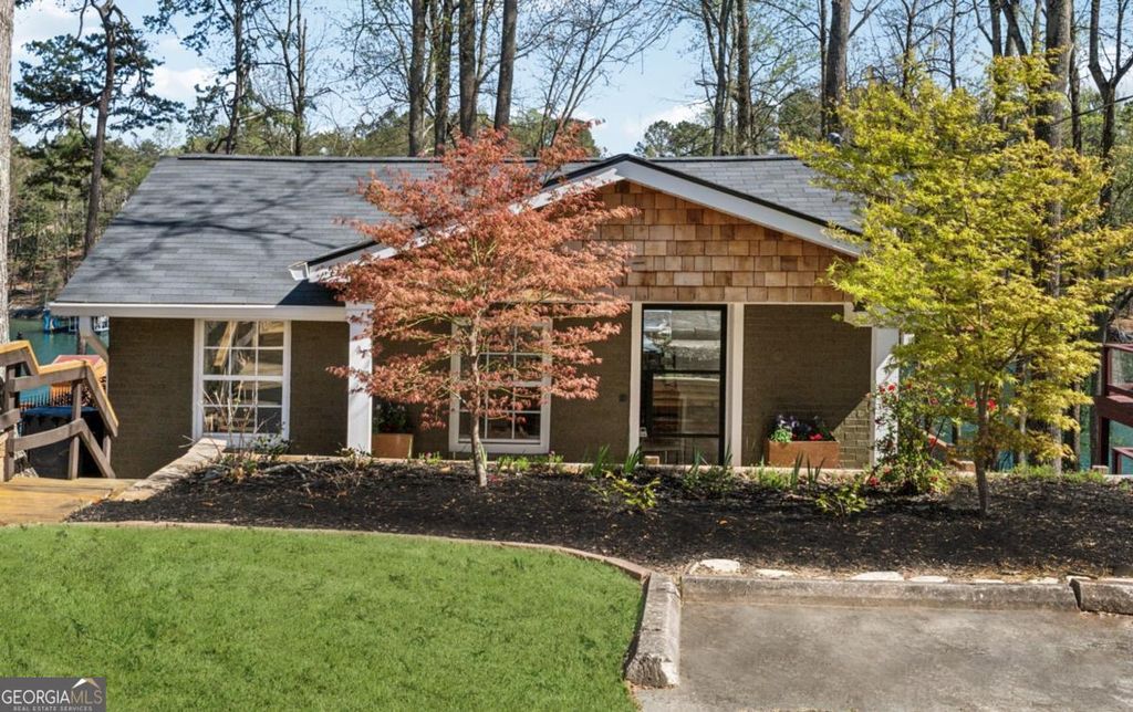 Photo of 6337 Lakeview Drive, Buford, GA 30518 (MLS # 10730205)