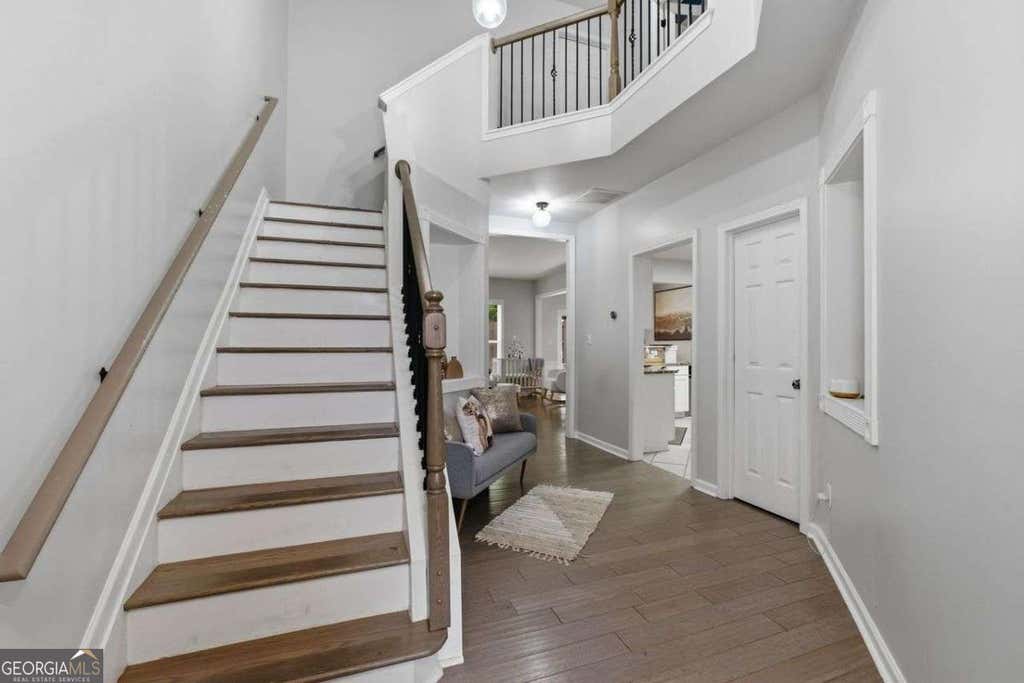 Photo of 4922 Berkeley Oak Circle, Peachtree Corners, GA 30092 (MLS # 10822641)