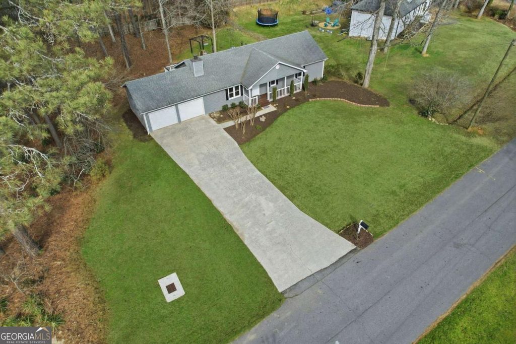 Photo of 115 White Pines Drive, Alpharetta, GA 30004 (MLS # 10689418)