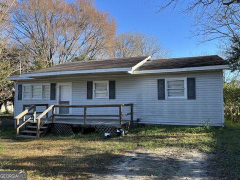 Single Family Residence in Cochran GA 143 Oak Street St.jpg