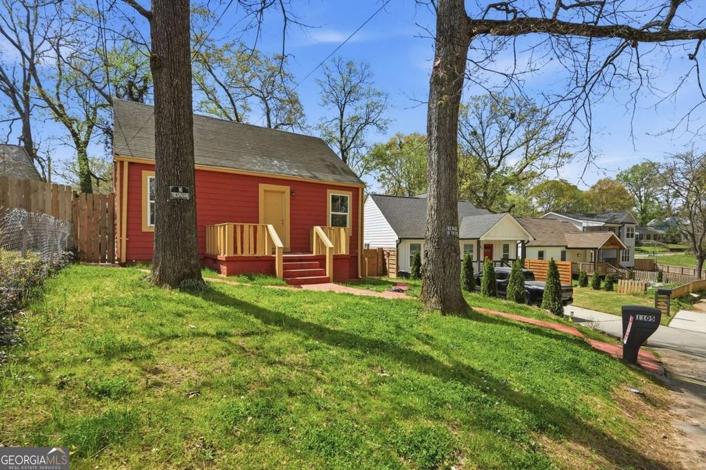 Photo of 1105 Oak Knoll Terrace SE, Atlanta, GA 30315 (MLS # 10721926)