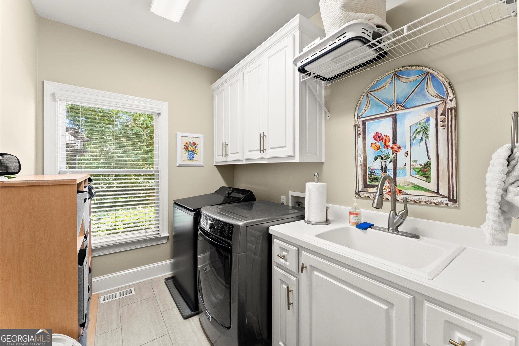 Alpharetta, Georgia 30004, United States, 5 Bedrooms Bedrooms, ,6 BathroomsBathrooms,Residential,Active,176173