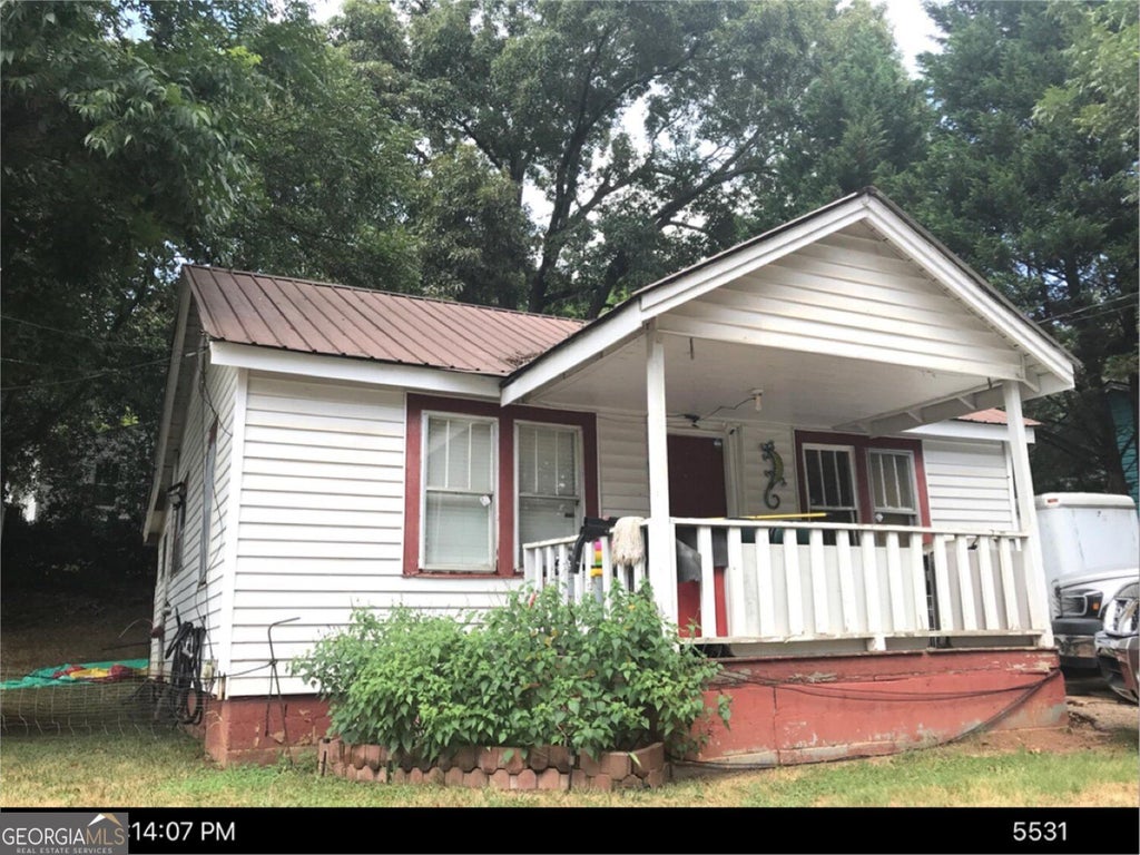 Photo of 1004 Rainey Street, Gainesville, GA 30501 (MLS # 10880435)