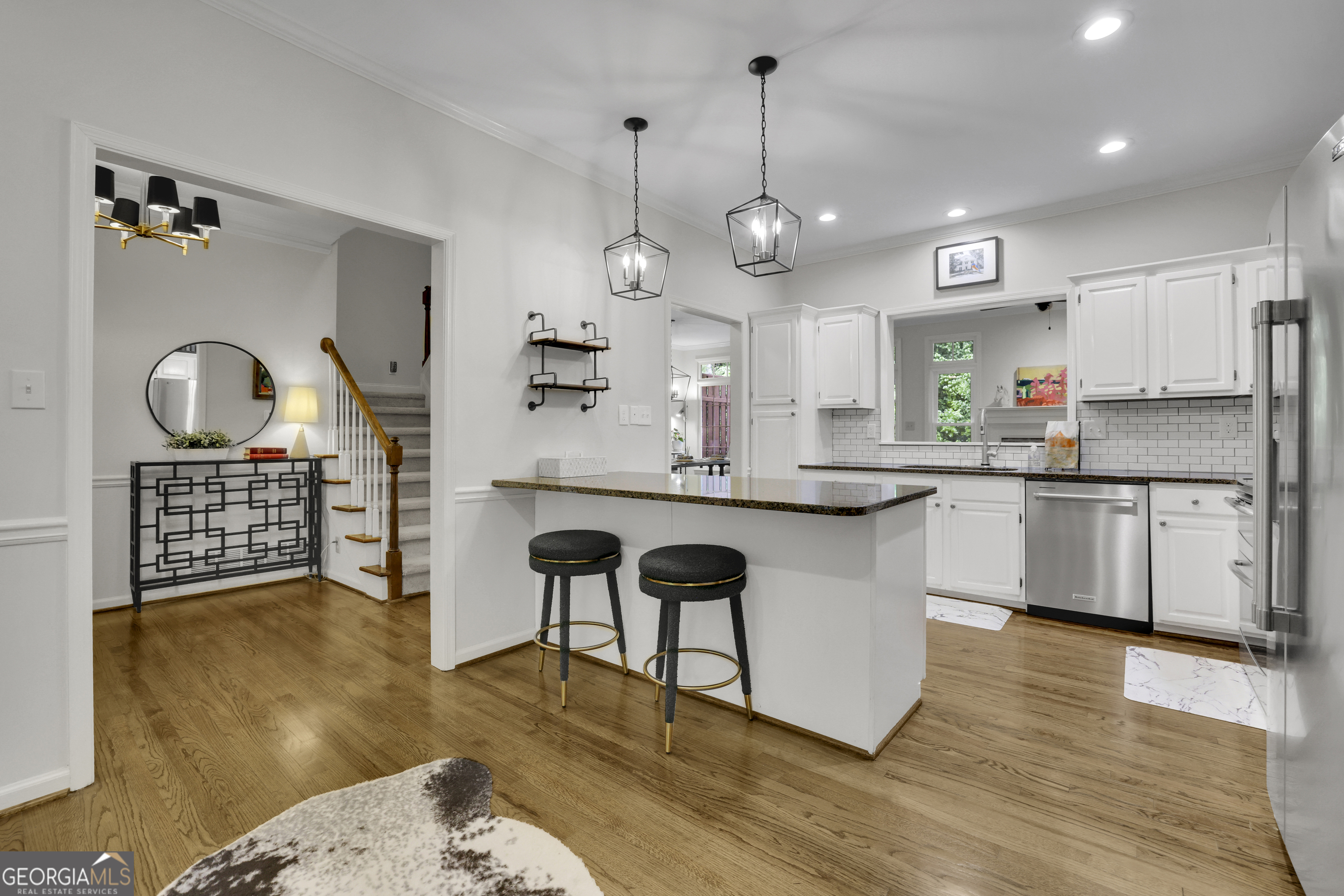 305 River Glen DR