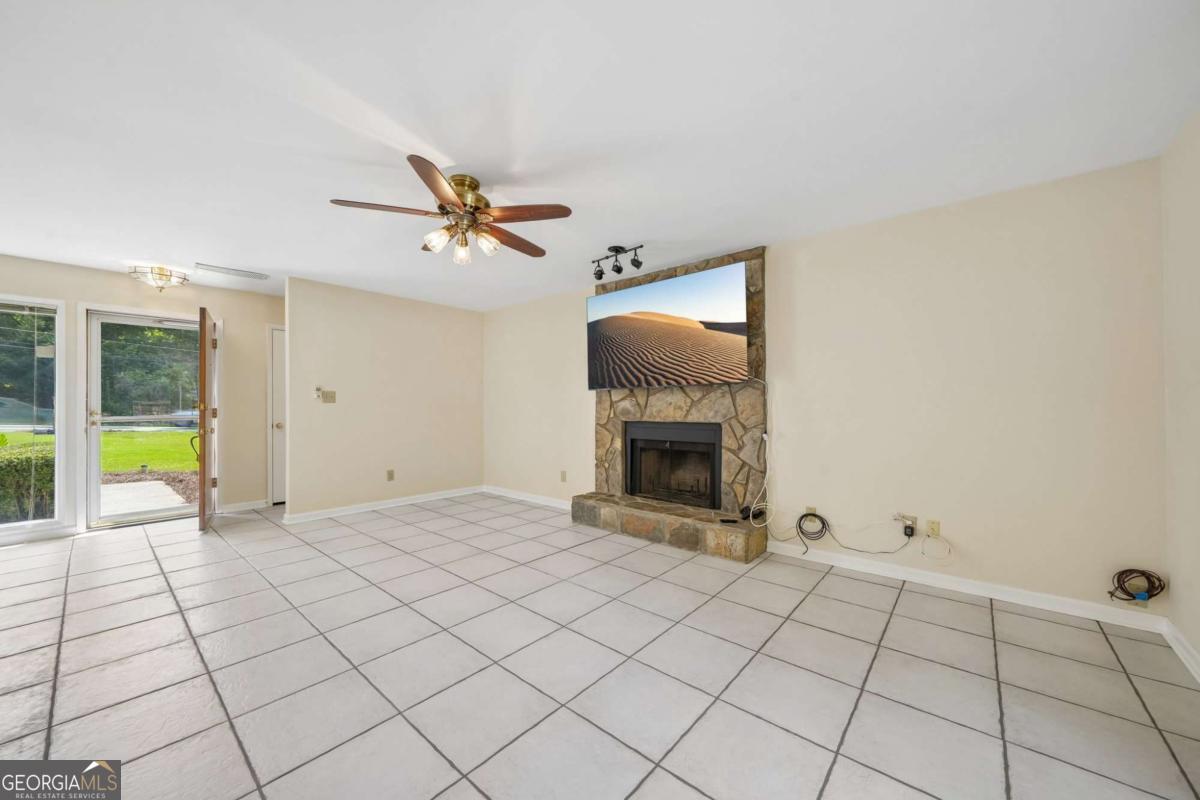 527 Paden DR