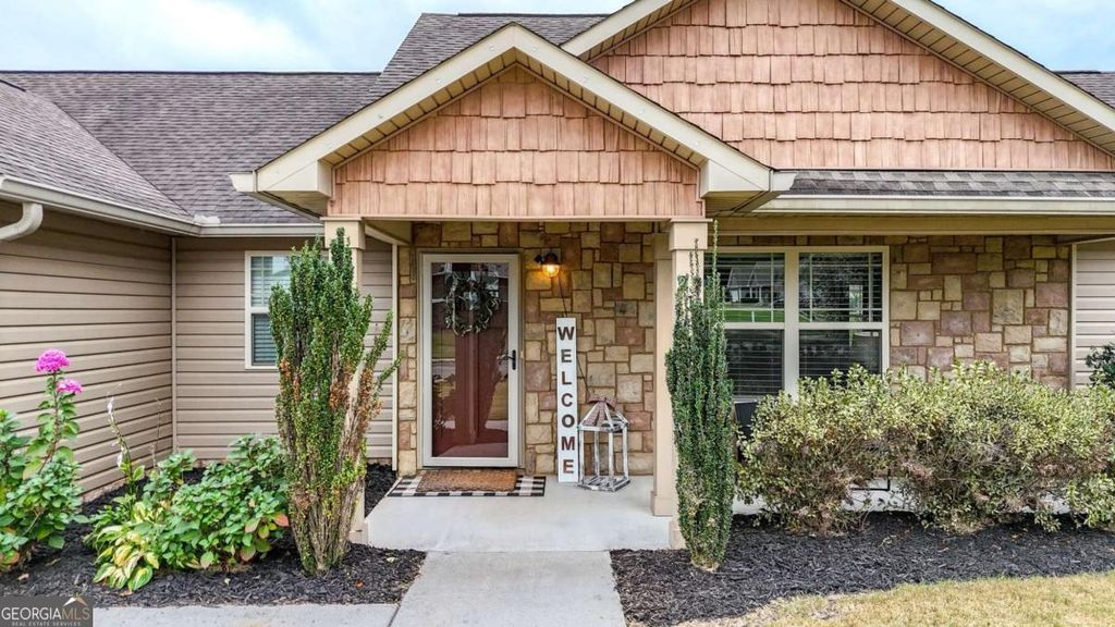 Photo of 210 Madison Drive SW, Calhoun, GA 30701 (MLS # 10682994)