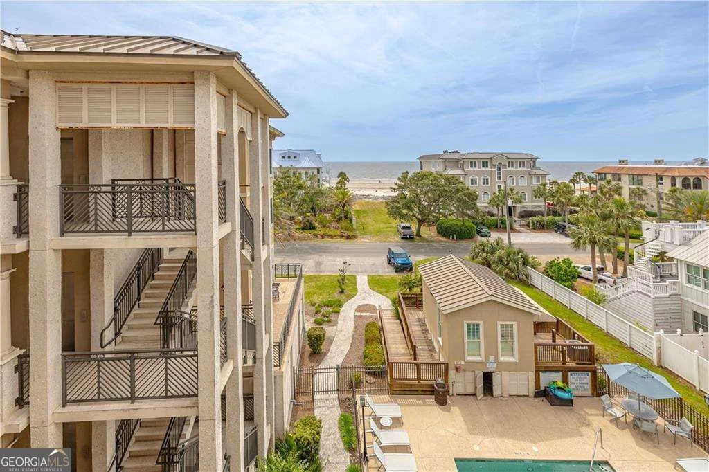 1015 Beachview Drive Unit 306