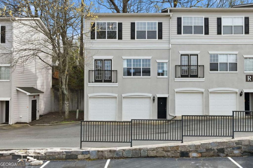 Photo of 1150 Collier Road NW #1R, Atlanta, GA 30318 (MLS # 10724912)