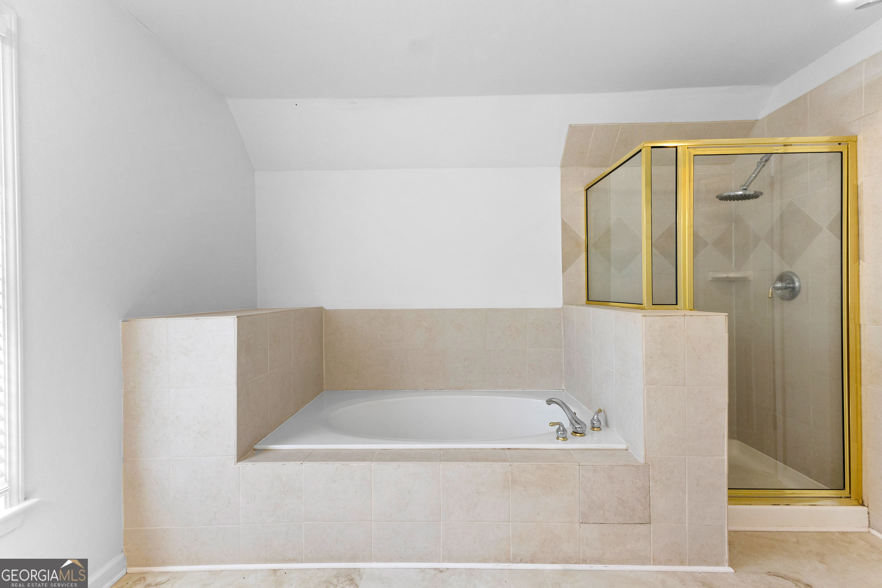 Fayetteville, Georgia 30214, United States, 4 Bedrooms Bedrooms, ,3 BathroomsBathrooms,Residential,Pending,44472