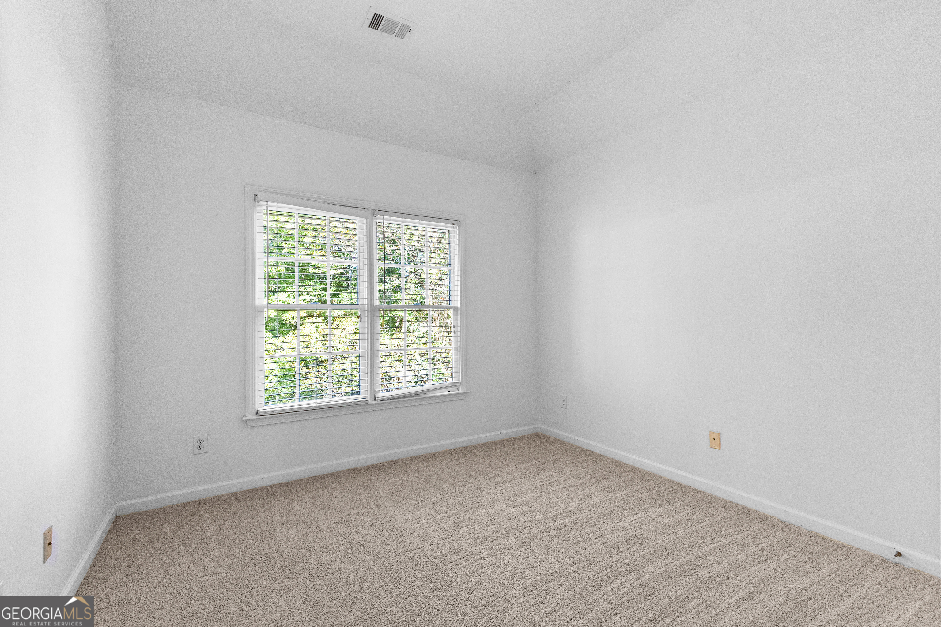 Fayetteville, Georgia 30214, United States, 4 Bedrooms Bedrooms, ,3 BathroomsBathrooms,Residential,Pending,44472