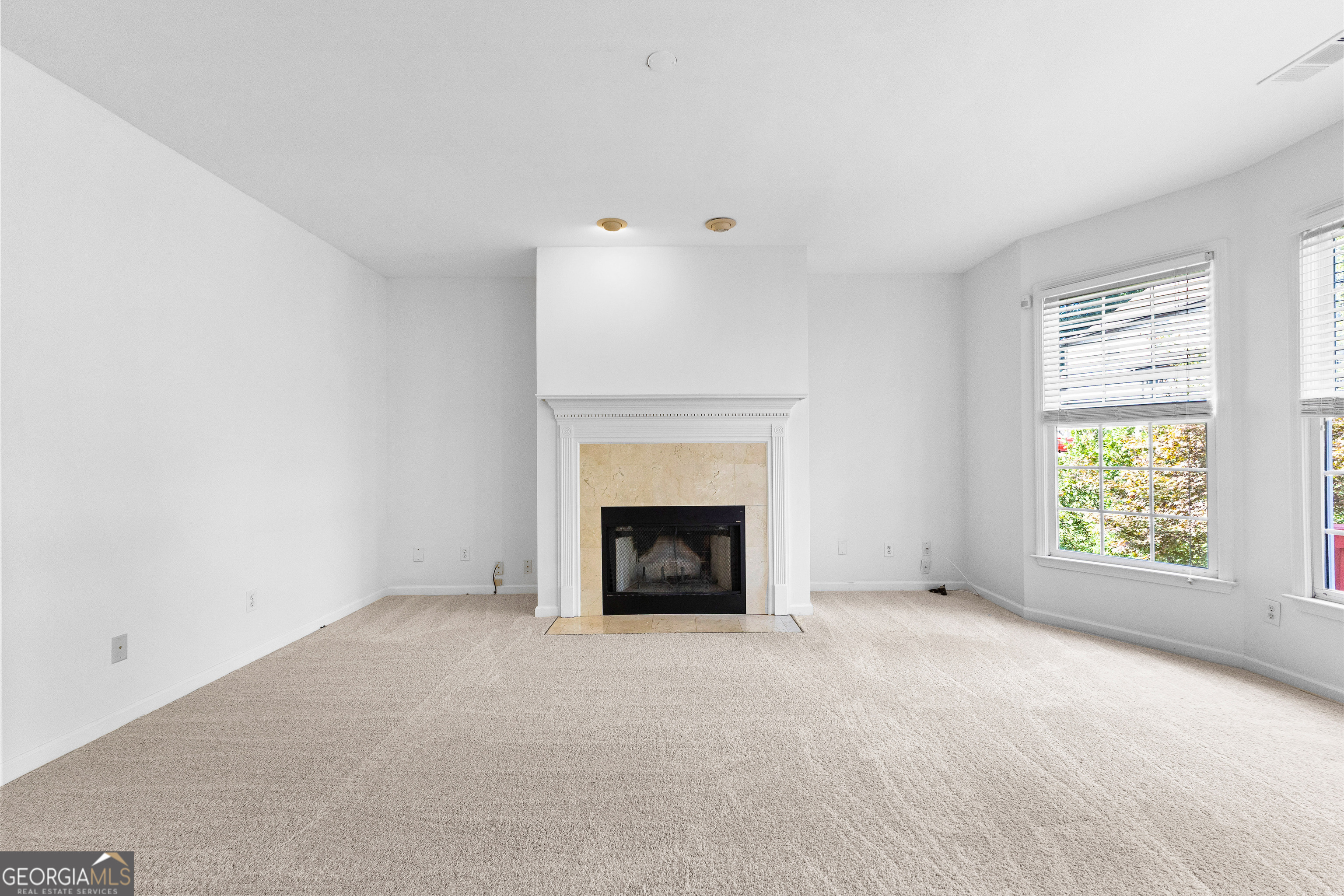 Fayetteville, Georgia 30214, United States, 4 Bedrooms Bedrooms, ,3 BathroomsBathrooms,Residential,Pending,44472