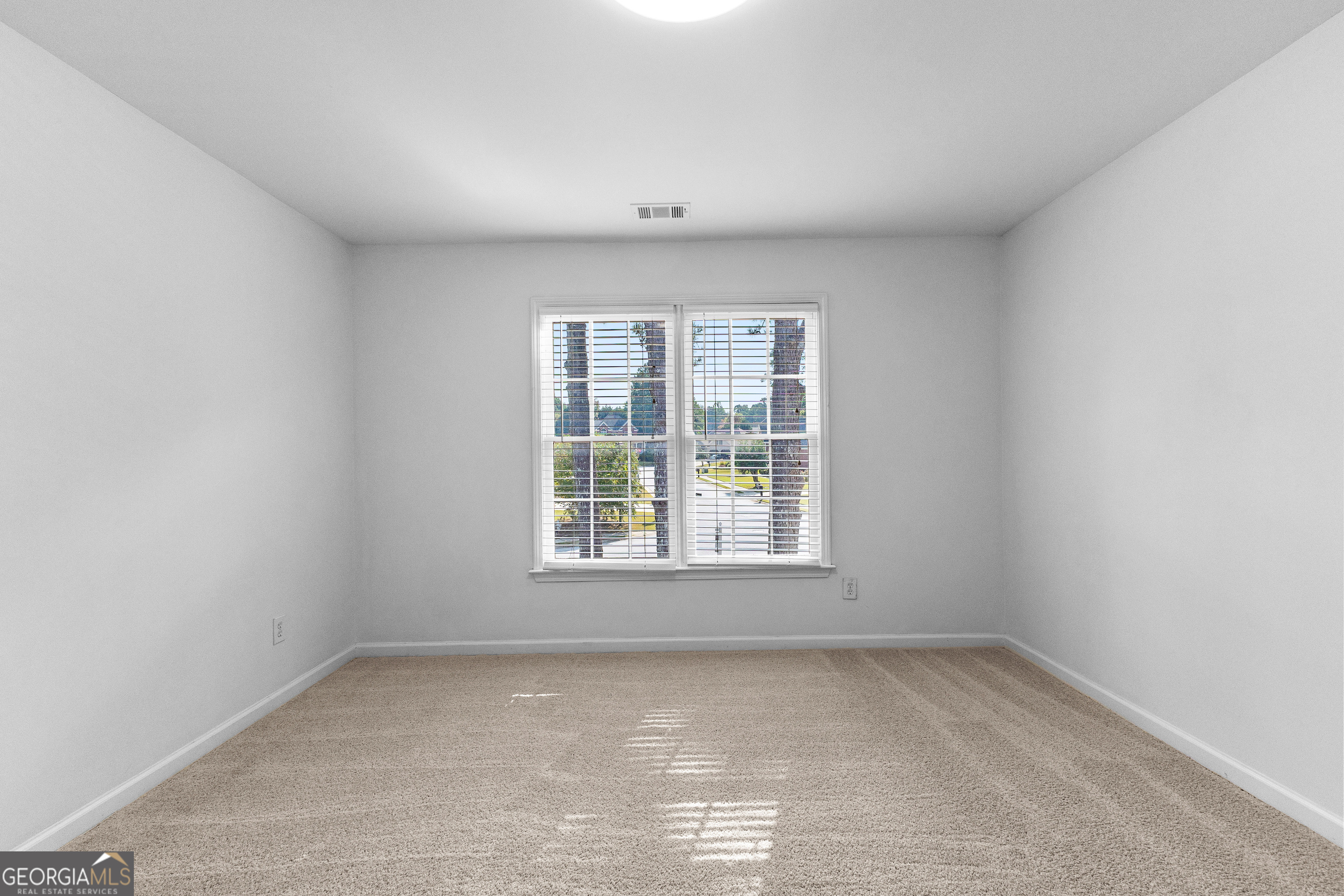 Fayetteville, Georgia 30214, United States, 4 Bedrooms Bedrooms, ,3 BathroomsBathrooms,Residential,Pending,44472