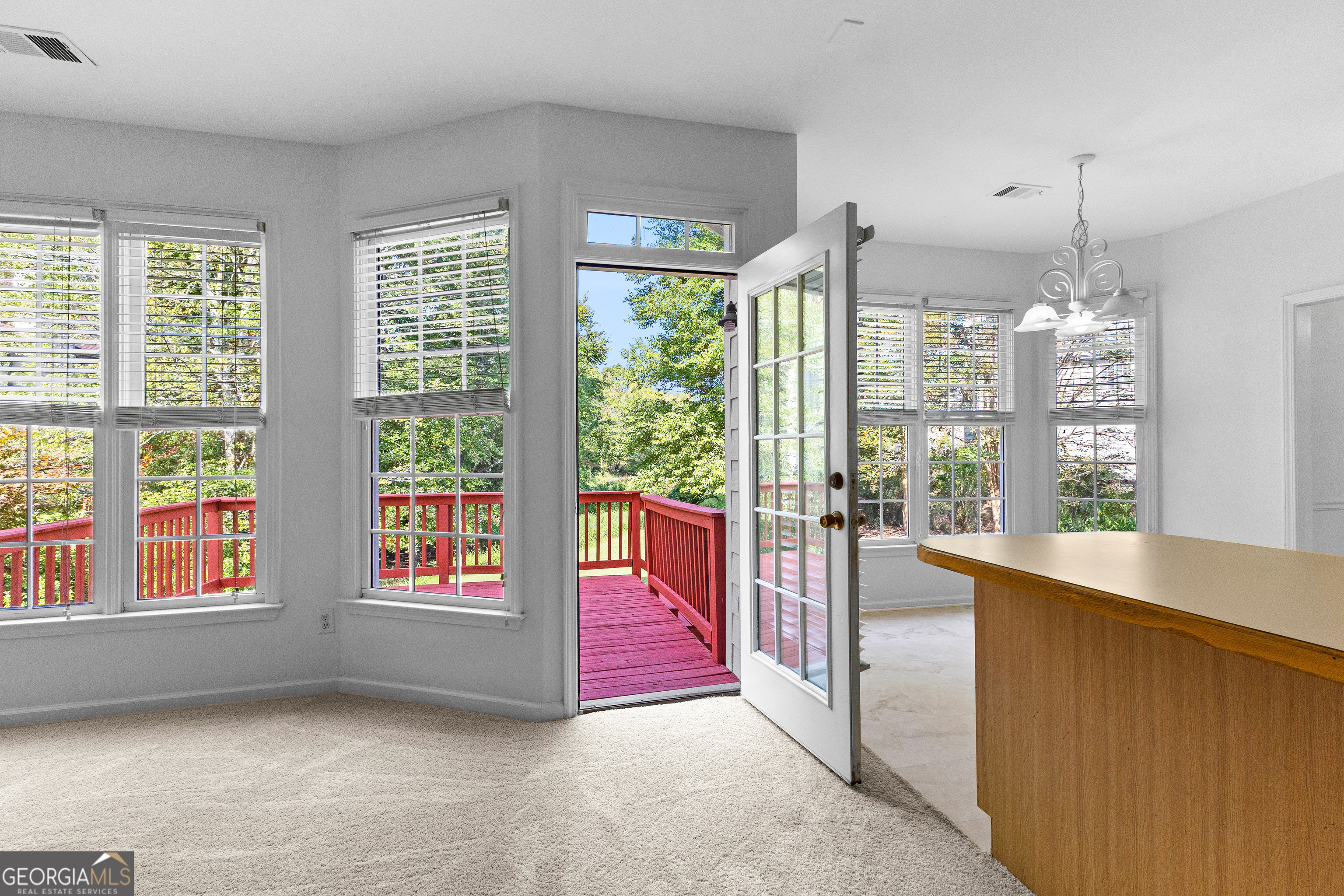 Fayetteville, Georgia 30214, United States, 4 Bedrooms Bedrooms, ,3 BathroomsBathrooms,Residential,Pending,44472