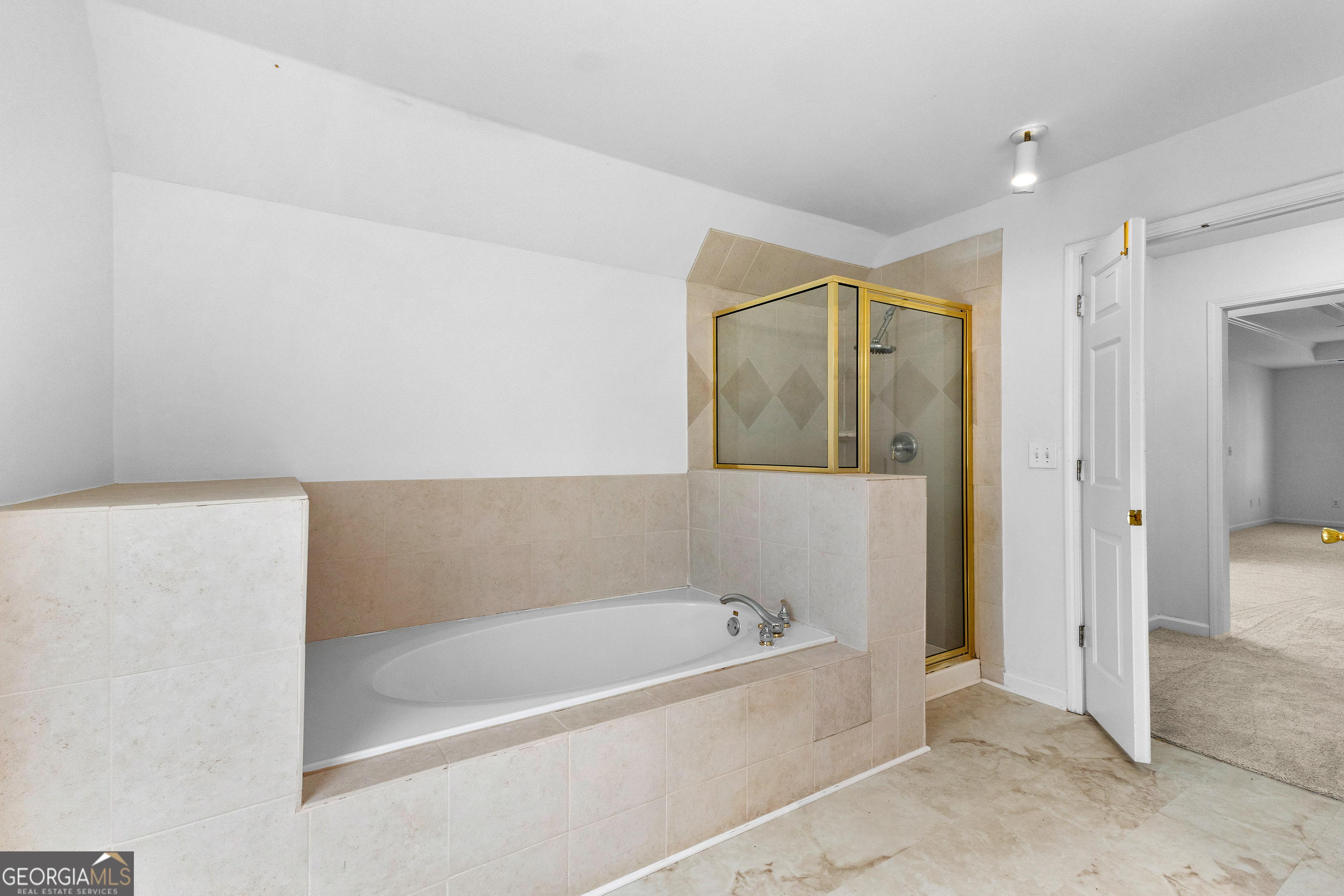 Fayetteville, Georgia 30214, United States, 4 Bedrooms Bedrooms, ,3 BathroomsBathrooms,Residential,Pending,44472