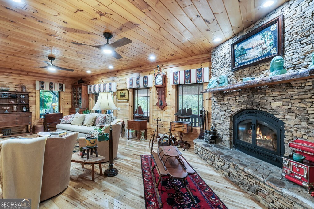 3383 Indian Springs DR