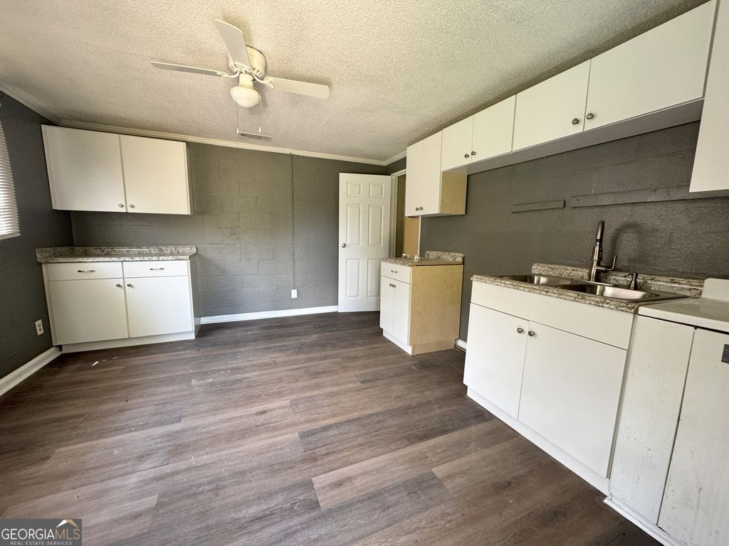 Photo of 1410 E Roosevelt Avenue, Albany, GA 31705 (MLS # 10661520)