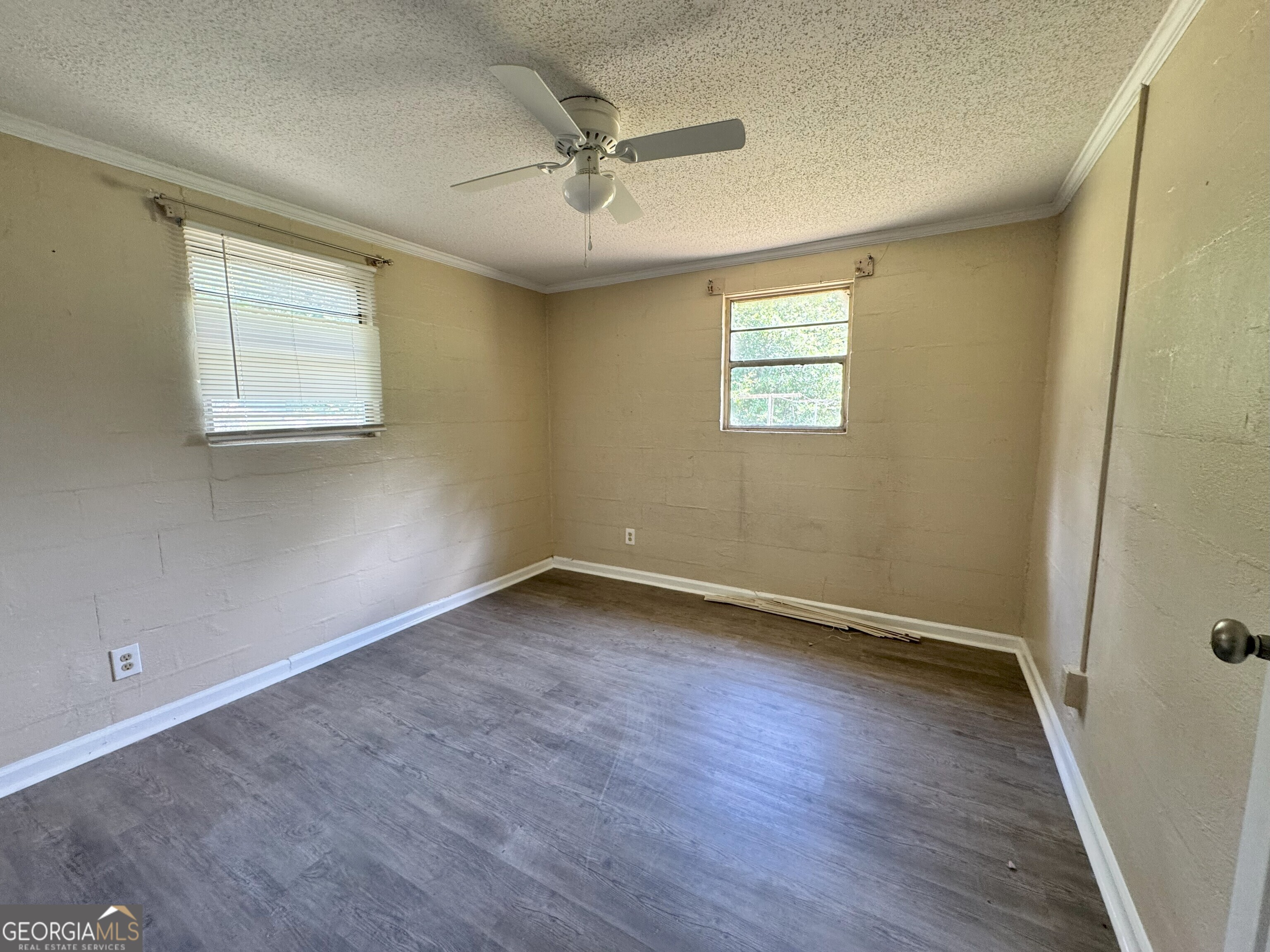 1410 E Roosevelt AVE