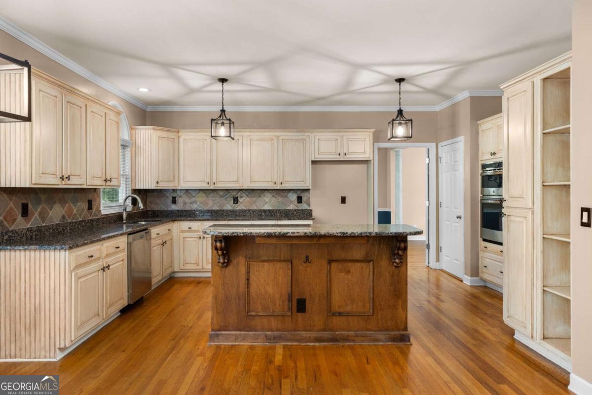 105 Kensington Pond CT