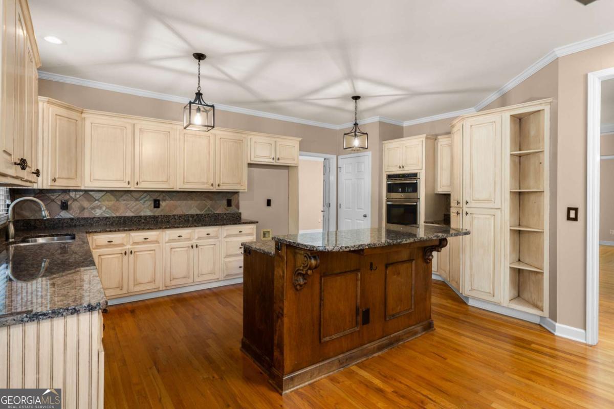 105 Kensington Pond CT