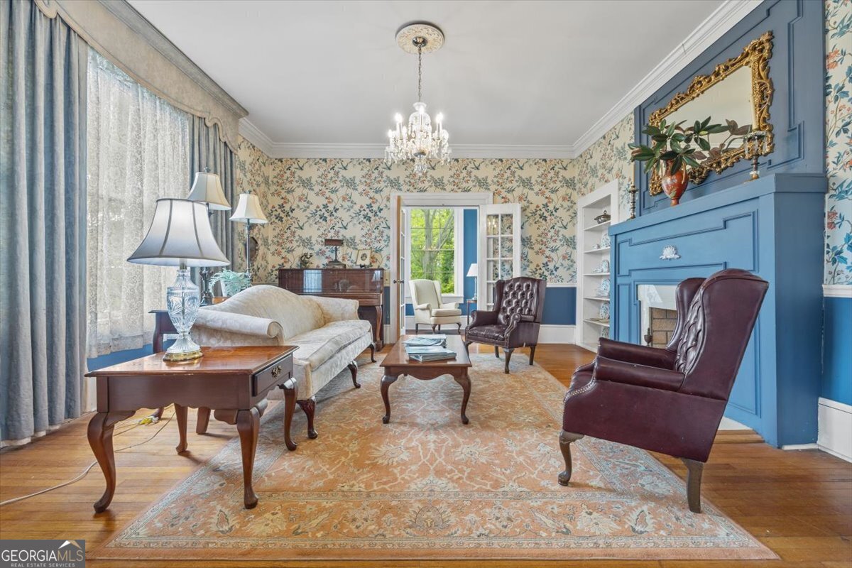 102 W Mimosa DR