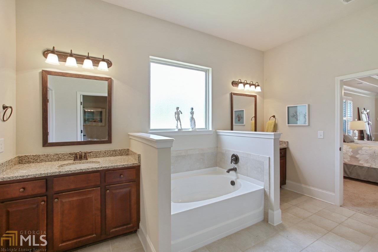 Crystal Lake Golf And Country - Residential