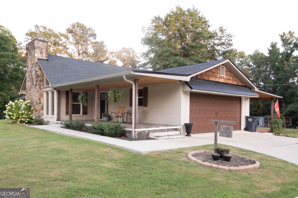 Photo of 801 Glass Bridge Road, Lagrange, GA 30240 (MLS # 10767124)