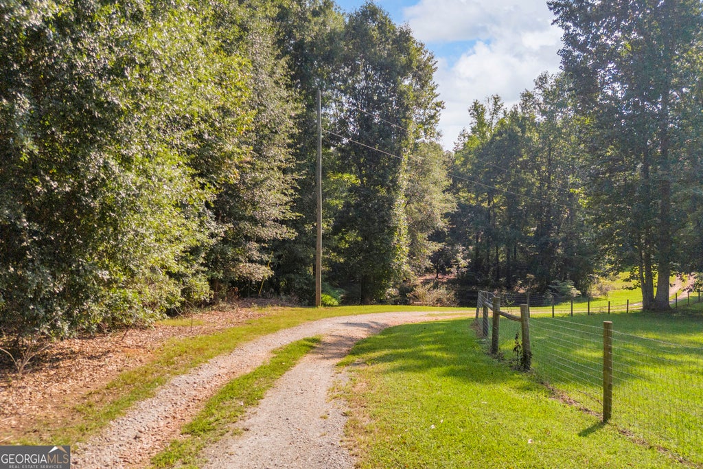 Photo of 5688 Highway 82 SPUR, Commerce, GA 30529 (MLS # 10837638)