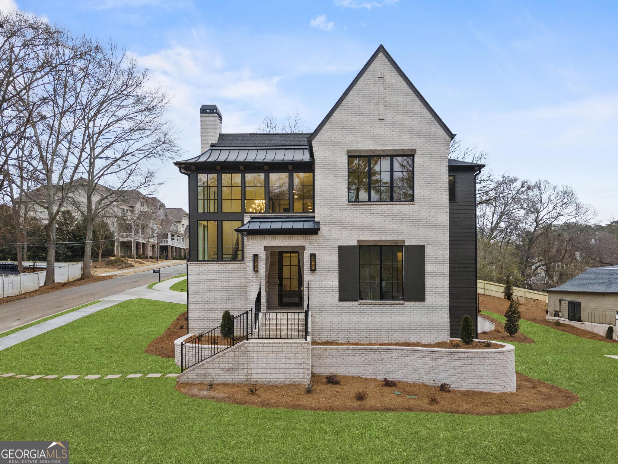 56 Pine ST