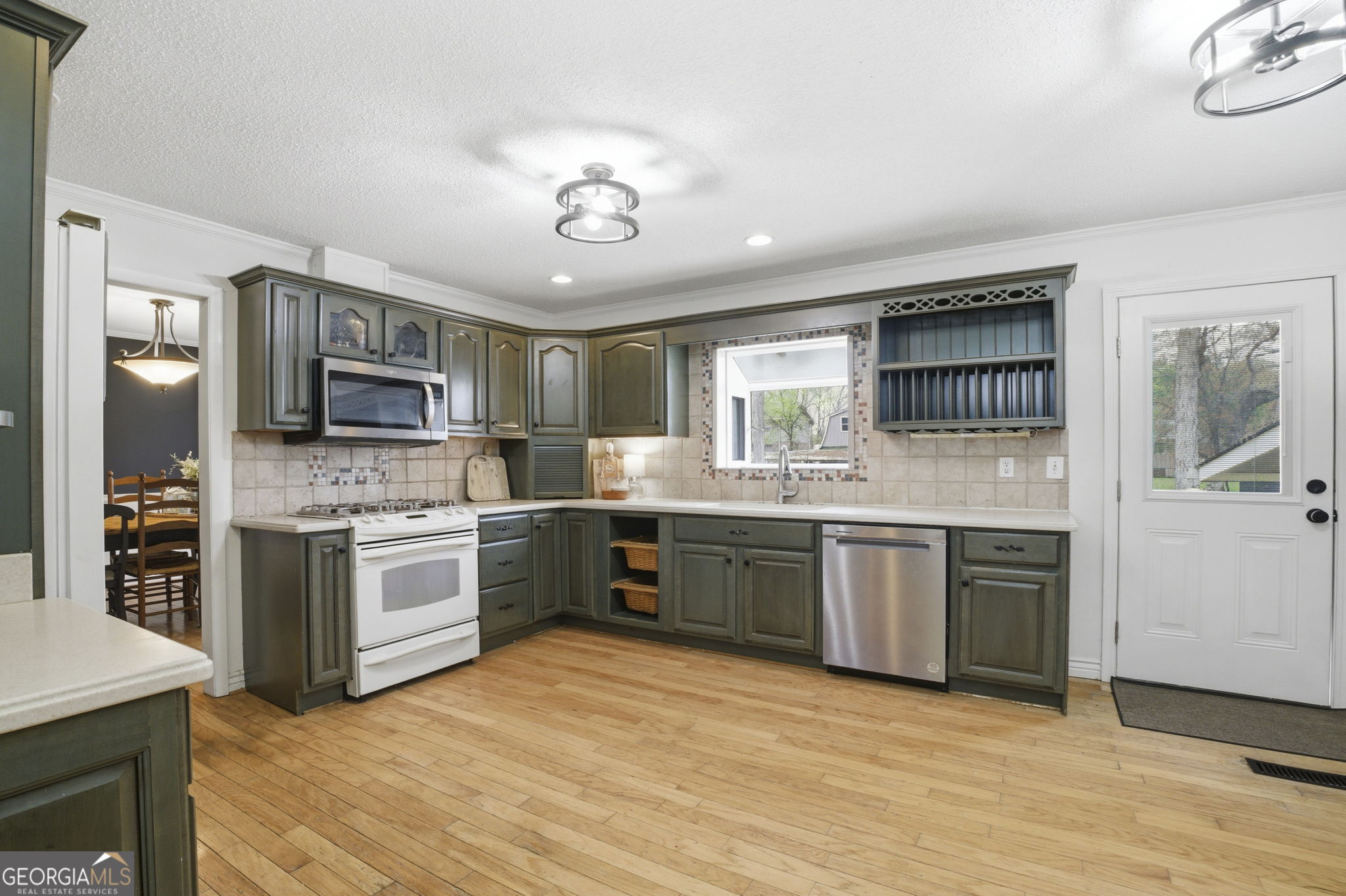 119 Rollingwood CIR NW