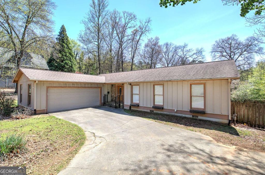 Photo of 5 Marguerite Drive, Cartersville, GA 30121 (MLS # 10717393)