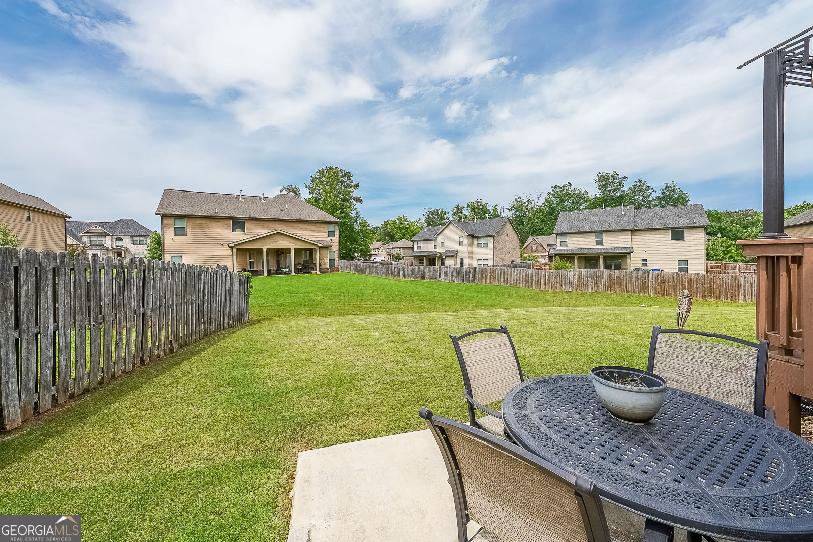 8097 White Oak LOOP