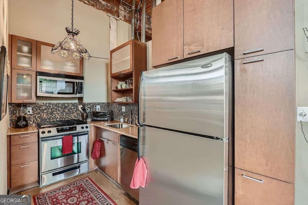 170 Boulevard SE F101